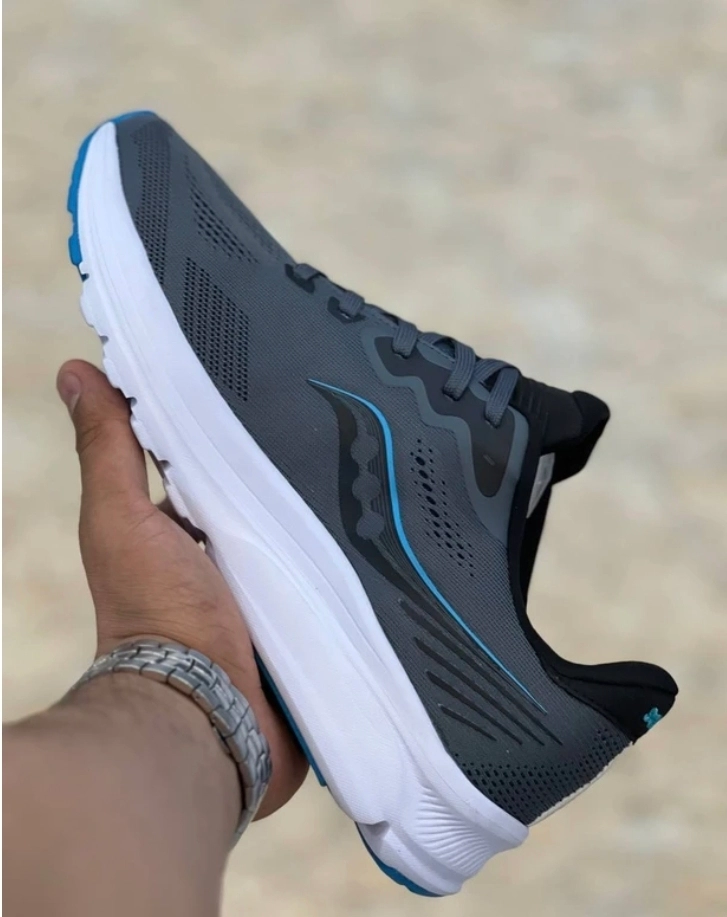 کتونی ساکونی ساخت ویتنام وارداتی سایز ۴۰ تا ۴۵ . Saucony14