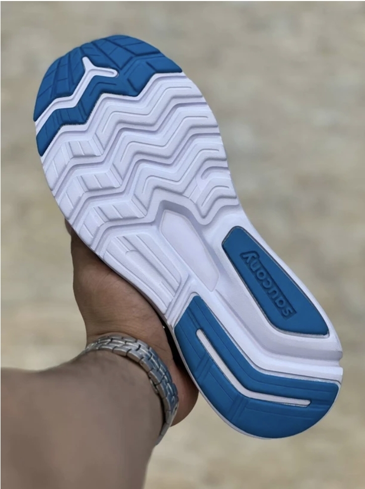 کتونی ساکونی ساخت ویتنام وارداتی سایز ۴۰ تا ۴۵ . Saucony14