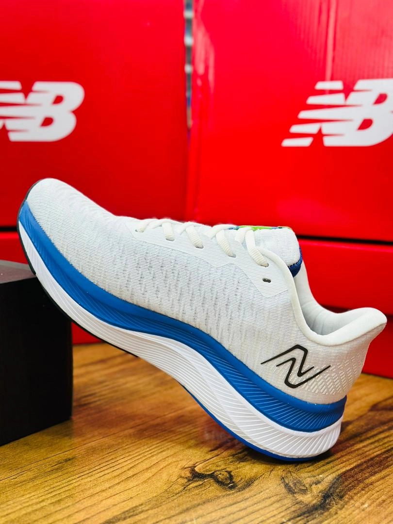 کتونی نیوبالانس وارداتی ویتنام سایز ۴۰ تا ۴۵ تنوع در ۴ رنگ جذاب . New balance fuelcell propel v4