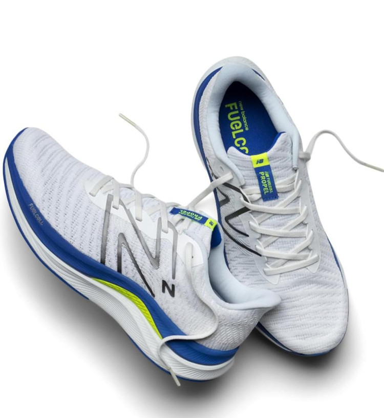 کتونی نیوبالانس وارداتی ویتنام سایز ۴۰ تا ۴۵ تنوع در ۴ رنگ جذاب . New balance fuelcell propel v4