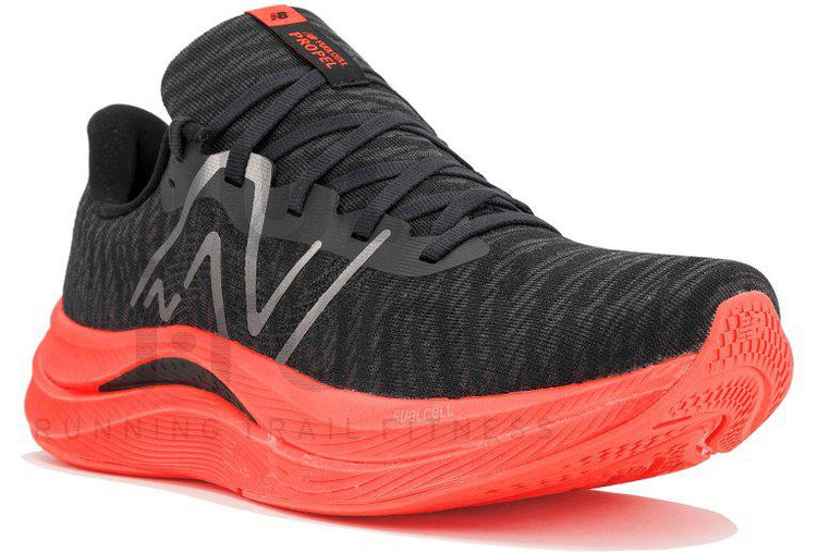 کتونی نیوبالانس وارداتی ویتنام سایز ۴۰ تا ۴۵ تنوع در ۴ رنگ جذاب . New balance fuelcell propel v4