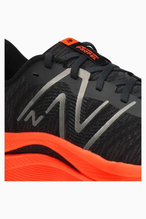 کتونی نیوبالانس وارداتی ویتنام سایز ۴۰ تا ۴۵ تنوع در ۴ رنگ جذاب . New balance fuelcell propel v4