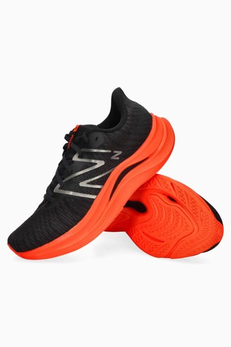 کتونی نیوبالانس وارداتی ویتنام سایز ۴۰ تا ۴۵ تنوع در ۴ رنگ جذاب . New balance fuelcell propel v4