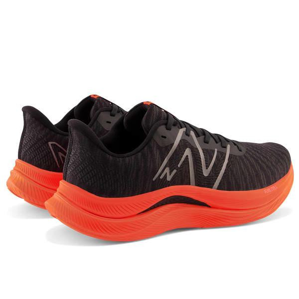 کتونی نیوبالانس وارداتی ویتنام سایز ۴۰ تا ۴۵ تنوع در ۴ رنگ جذاب . New balance fuelcell propel v4