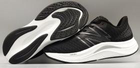 کتونی نیوبالانس وارداتی ویتنام سایز ۴۰ تا ۴۵ تنوع در ۴ رنگ جذاب . New balance fuelcell propel v4