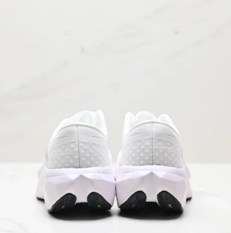 کتونی نیوبالانس ست اسپرت وارداتی ویتنام سایز 40 تا ۴۵تنوع در ۴ رنگ جذاب new balance Elite 74