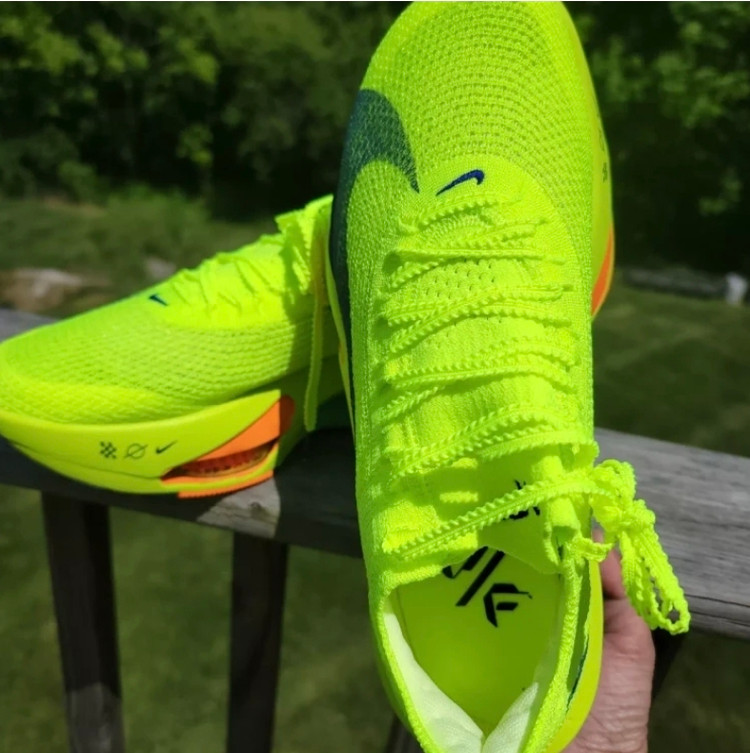 کتونی نایک ایرزوم آلفا وارداتی ویتنام سایز ۴۰ تا ۴۵ nike air zoom alpha fly