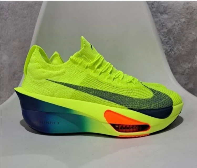 کتونی نایک ایرزوم آلفا وارداتی ویتنام سایز ۴۰ تا ۴۵ nike air zoom alpha fly