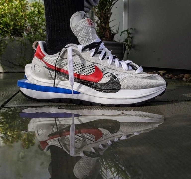 کتونی نایک ایکس ویتنامی وارداتی سایز ۴۰تا ۴۵ تنوع در ۲ رنگ جذاب Nike x sacail vaporwaflle sail vietnam