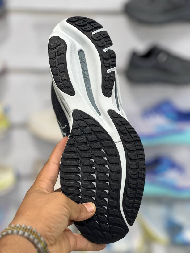 کتونی میزانو وارداتی ویتنام سایز ۴۰ تا ۴۵ تنوع در ۴ رنگ جذاب mizuno vietnam