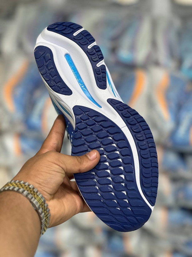کتونی میزانو وارداتی ویتنام سایز ۴۰ تا ۴۵ تنوع در ۴ رنگ جذاب mizuno vietnam