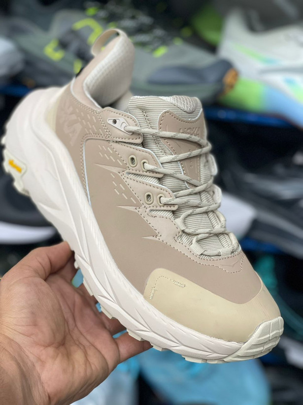 کتونی هوکا وارداتی ویتنام مستر کوالیتی A سایز ۴۰ تا۴۵ تنوع در ۴ رنگ جذاب hoka one one kaha 2 low GTX vietnam