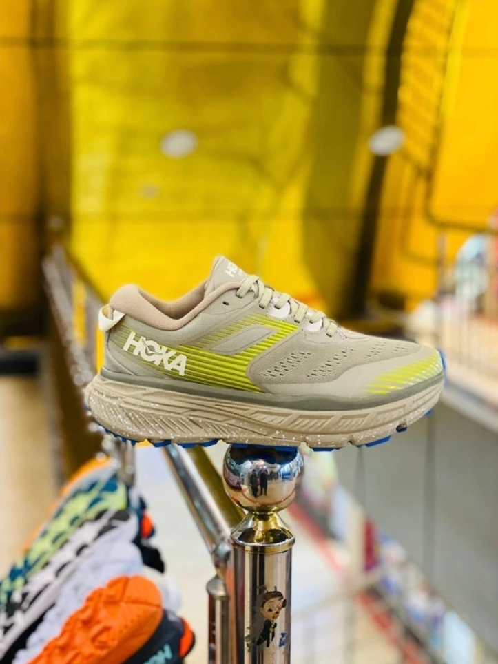 کتونی هوکا وارداتی ویتنام مستر کوالیتی A، سایز۴۰ تا ۴۵تنوع در ۶ رنگ جذاب hoka oneone stinson atr6