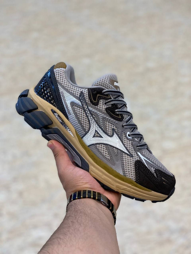 کتونی میزانو وارداتی ویتنام مستر کوالیتی aپایین ترین قیمت در ایران . سایز ۴۰ تا ۴۵.mizuno halo mix vietnam
