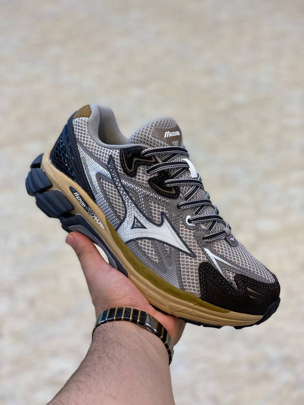کتونی میزانو وارداتی ویتنام مستر کوالیتی aپایین ترین قیمت در ایران . سایز ۴۰ تا ۴۵.mizuno halo mix vietnam