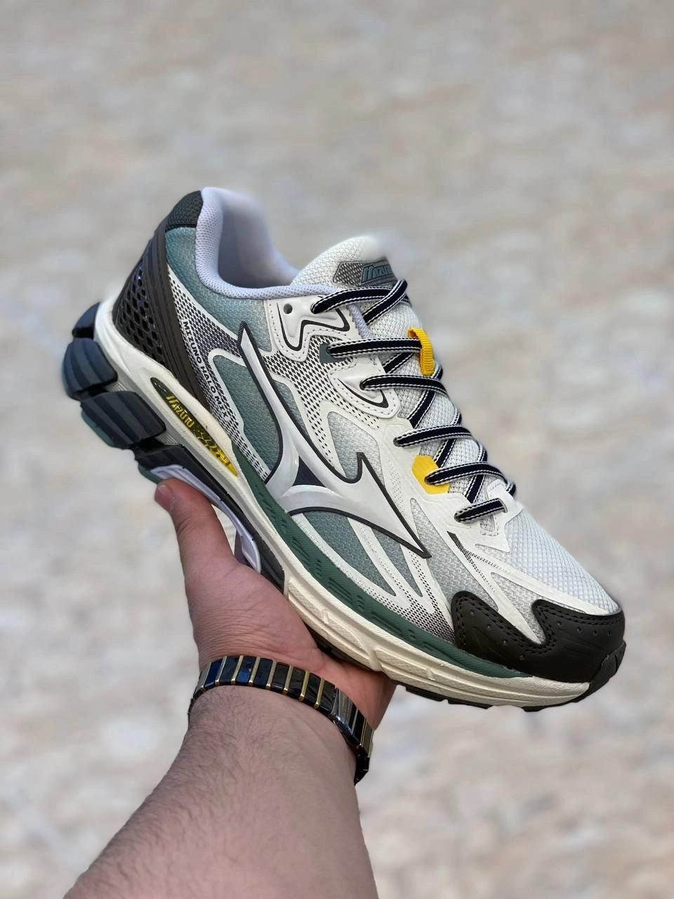 کتونی میزانو وارداتی ویتنام مستر کوالیتی aپایین ترین قیمت در ایران . سایز ۴۰ تا ۴۵.mizuno halo mix vietnam