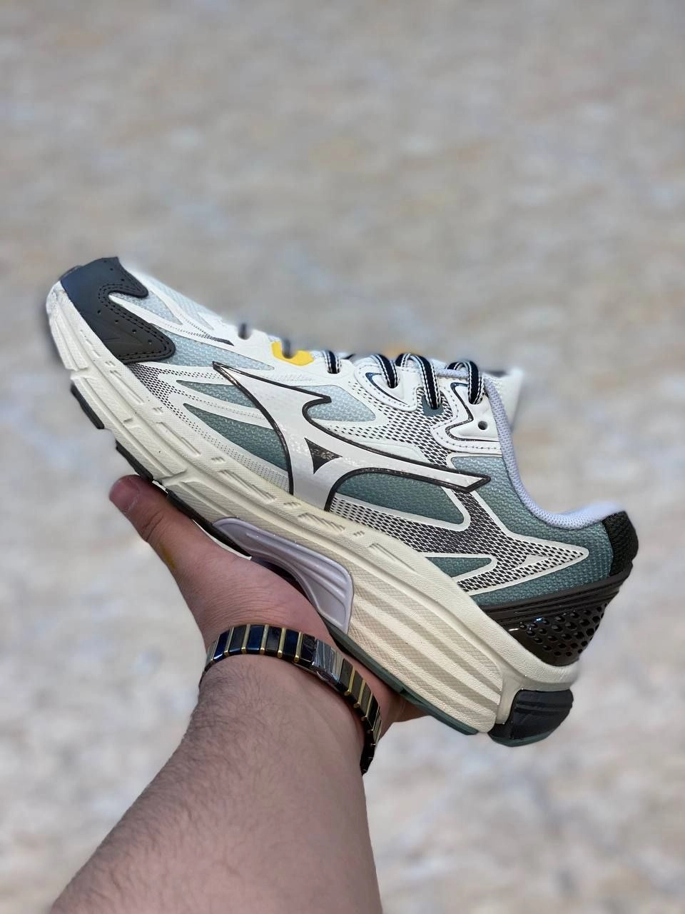 کتونی میزانو وارداتی ویتنام مستر کوالیتی aپایین ترین قیمت در ایران . سایز ۴۰ تا ۴۵.mizuno halo mix vietnam