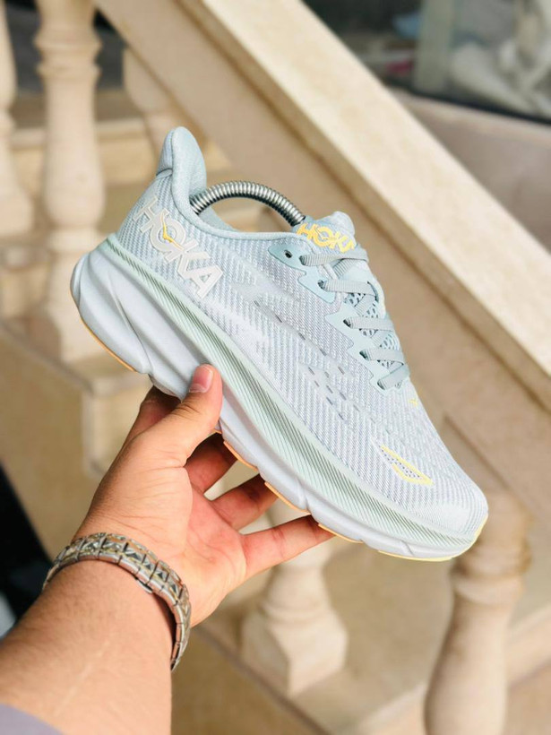 کتونی هوکا کلیفتون ۹ ویتنام وارداتی سایز ۴۰ تا ۴۵ ،تنوع در ۸ رنگ جذاب hoka clifton 9