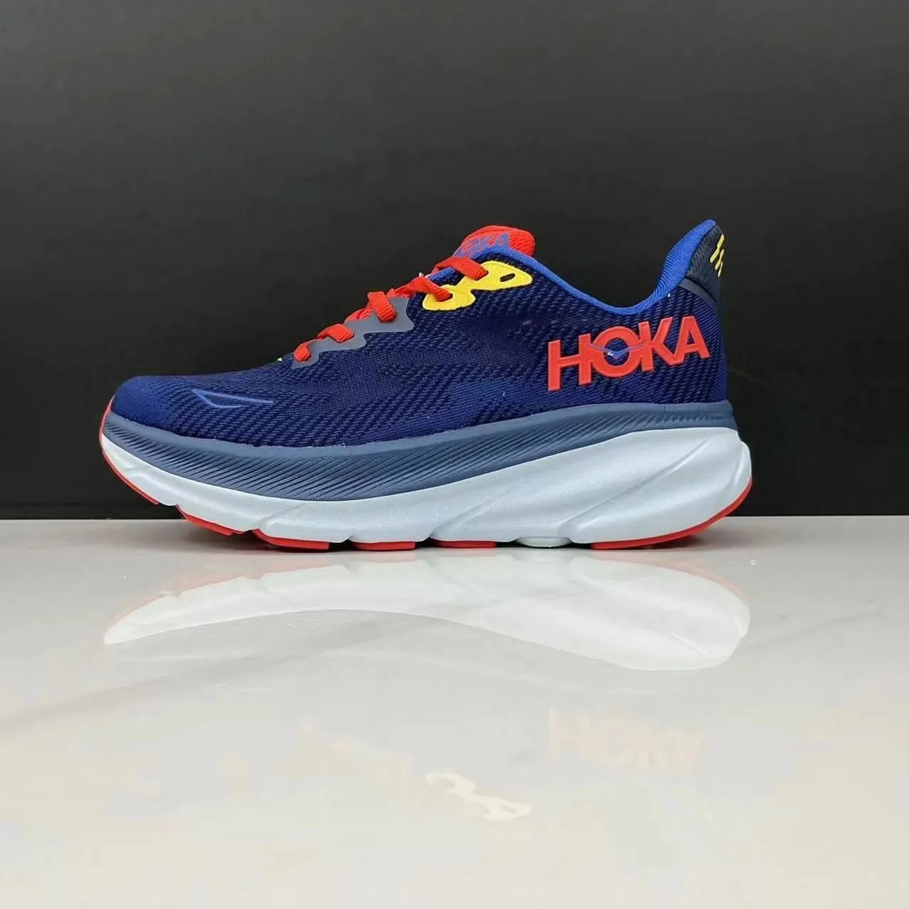 کتونی هوکا کلیفتون ۹ ویتنام وارداتی سایز ۴۰ تا ۴۵ ،تنوع در ۸ رنگ جذاب hoka clifton 9