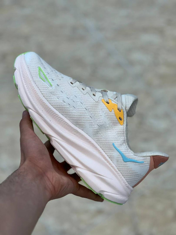 کتونی هوکا کلیفتون ۹ ویتنام وارداتی سایز ۴۰ تا ۴۵ ،تنوع در ۸ رنگ جذاب hoka clifton 9