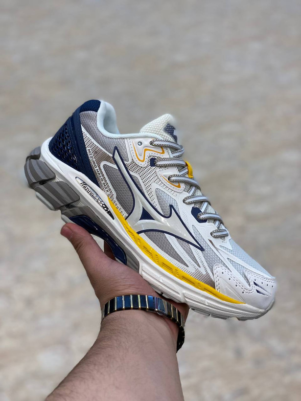کتونی میزانو ساخت ویتنام مستر کوالیتی Aپایین ترین قیمت در ایران . سایز ۴۰ تا ۴۵.mizuno halo mix vietnam