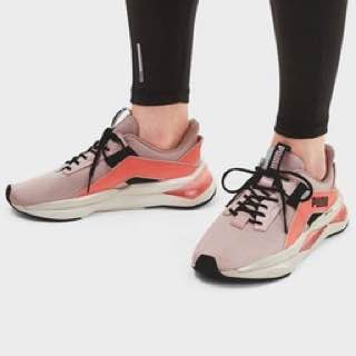 کتونی پوما استوک اروپایی در حد سایز41،فروش به ضمانت اورجینال .puma original