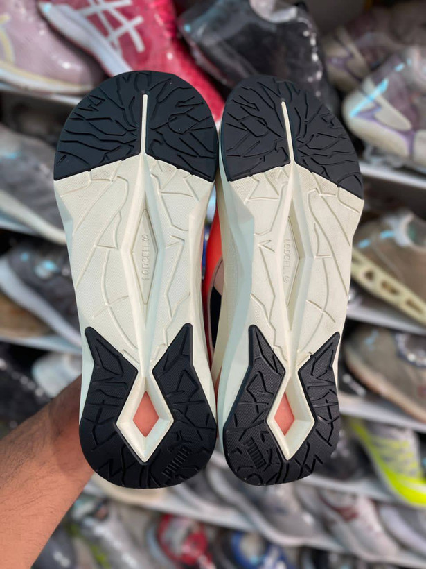 کتونی پوما استوک اروپایی در حد سایز41،فروش به ضمانت اورجینال .puma original