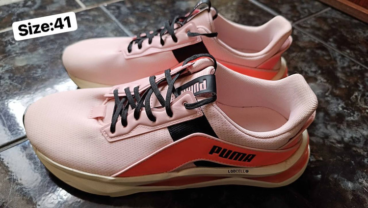 کتونی پوما استوک اروپایی در حد سایز41،فروش به ضمانت اورجینال .puma original