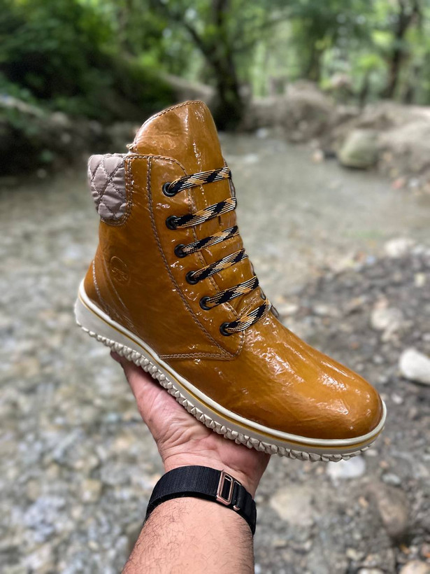 بوت ریکر اورجینال استوک اروپایی در حد سایز ۴۲ ، فروش به ضمانت اورجینال . Boot original