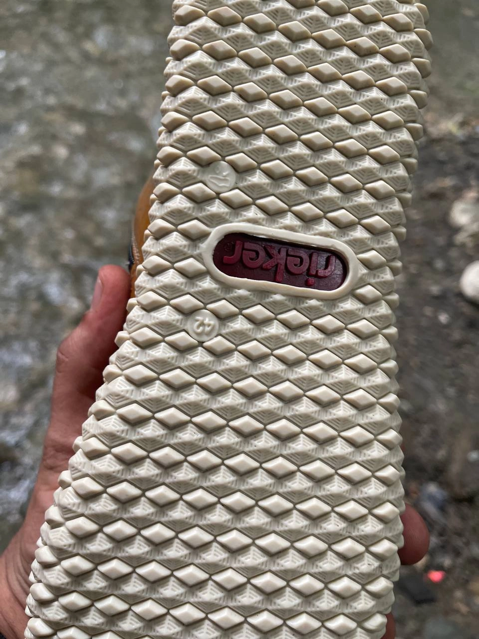 بوت ریکر اورجینال استوک اروپایی در حد سایز ۴۲ ، فروش به ضمانت اورجینال . Boot original