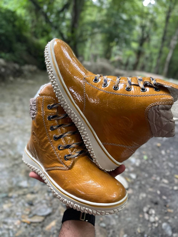 بوت ریکر اورجینال استوک اروپایی در حد سایز ۴۲ ، فروش به ضمانت اورجینال . Boot original