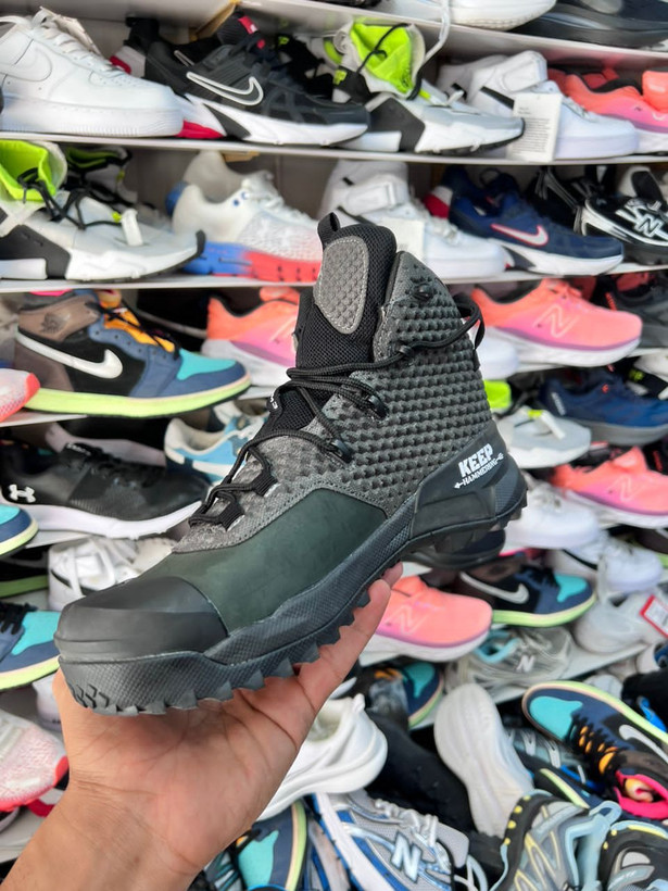 کتونی اندرارمور گورتکس ویبرام سایز ۴۰ تا ۴۴ وارداتی ویتنام . تنوع در ۳ رنگ جذاب .underarmour