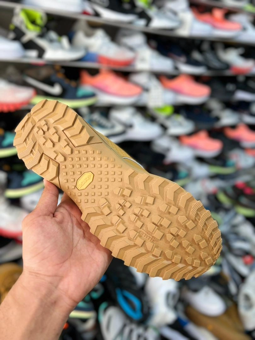 کتونی اندرارمور گورتکس ویبرام سایز ۴۰ تا ۴۴ وارداتی ویتنام . تنوع در ۳ رنگ جذاب .underarmour