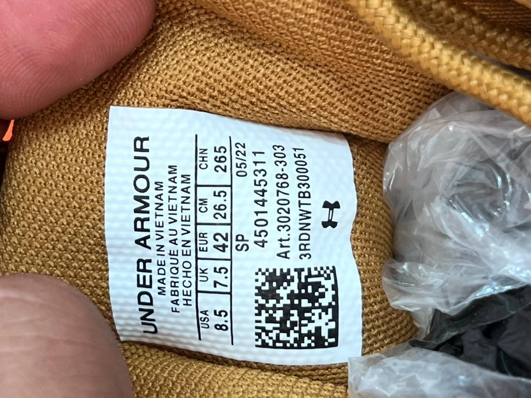 کتونی اندرارمور گورتکس ویبرام سایز ۴۰ تا ۴۴ وارداتی ویتنام . تنوع در ۳ رنگ جذاب .underarmour