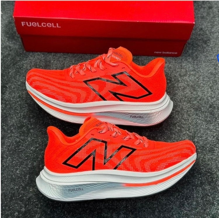 New Balance FuelCell SuperComp Trainer v2 vietnam