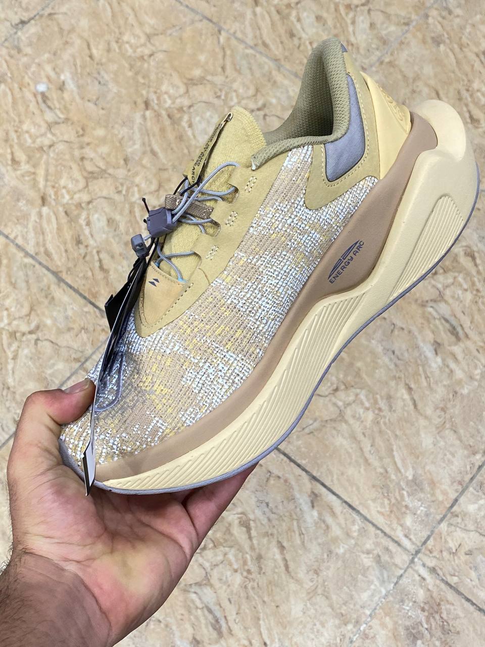 کتونی نیوبالانس وارداتی ویتنام سایز 40تا45, مستر کوالیتی a , پایین ترین قیمت در ایران . Newbalance fuelcell c_1