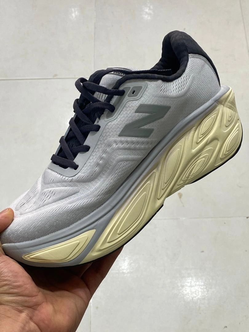 کتونی نیوبالانس فرش فوم/New balance freshfoam x more /ساخت ویتنام/سایز ۴۰ تا ۴۵/ پایین ترین قیمت در ایران .فروش ویژه.