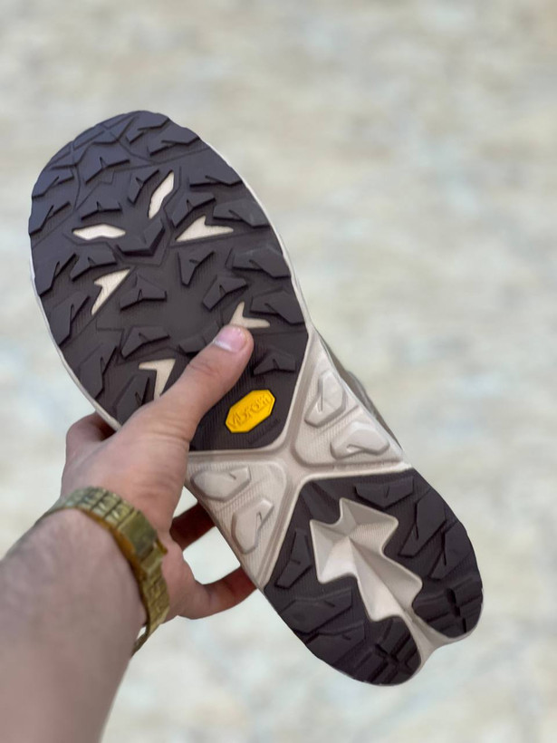 کتونی هوکا ساقدار کاها گورتکس زیره ویبرام سایز ۴۱ تا ۴۵ تنوع در ۲ رنگ جذاب hoka kaha goretex vibram