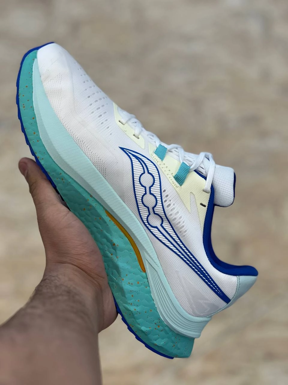 کتونی ساکونی وارداتی ویتنام پایین ترین قیمت در ایران ،تنوع در ۵ رنگ جذاب .Saucony Endorphin Speed 4