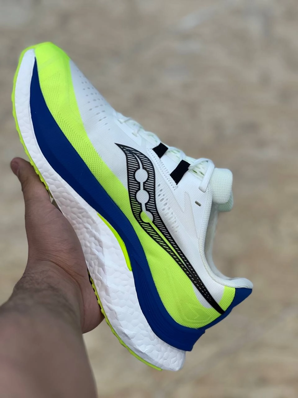 کتونی ساکونیSaucony Endorphin Speed 4 ساخت ویتنام فروش عمده و تک