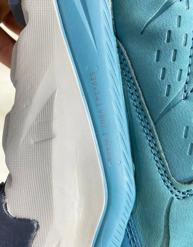 کتونی هوکا ساقدار کاها گورتکس زیره ویبرام سایز ۴۱ تا ۴۵ تنوع در ۳ رنگ جذاب hoka kaha goretex vibram