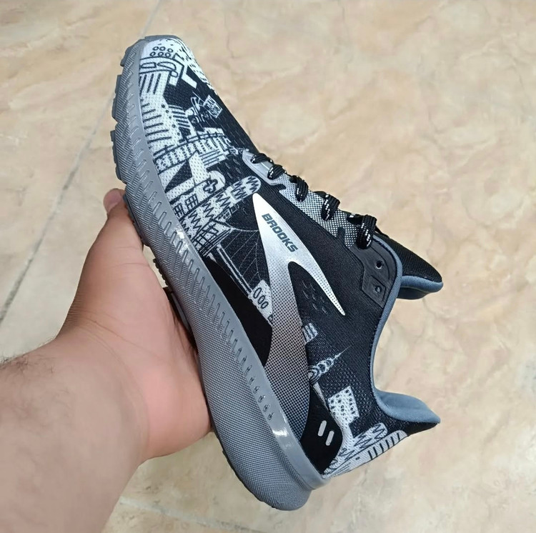کتونی بروکس وارداتی ویتنام سایز ۴۰تا ۴۵ تنوع در ۵ رنگ جذاب فروش بصورت عمده و تک BROOKS