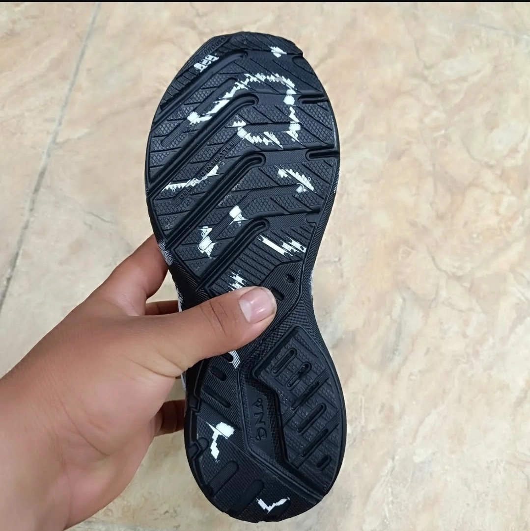 کتونی بروکس وارداتی ویتنام سایز ۴۰تا ۴۵ تنوع در ۵ رنگ جذاب فروش بصورت عمده و تک BROOKS