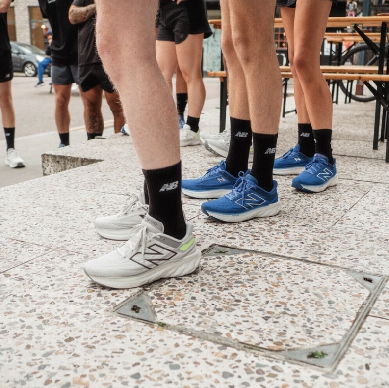 کتونی نیوبالانس فرش فوم وارداتی ویتنام سایز ۴۰ تا ۴۵ تنوع در چند رنگ جذاب new balance fresh foam x 1080v13