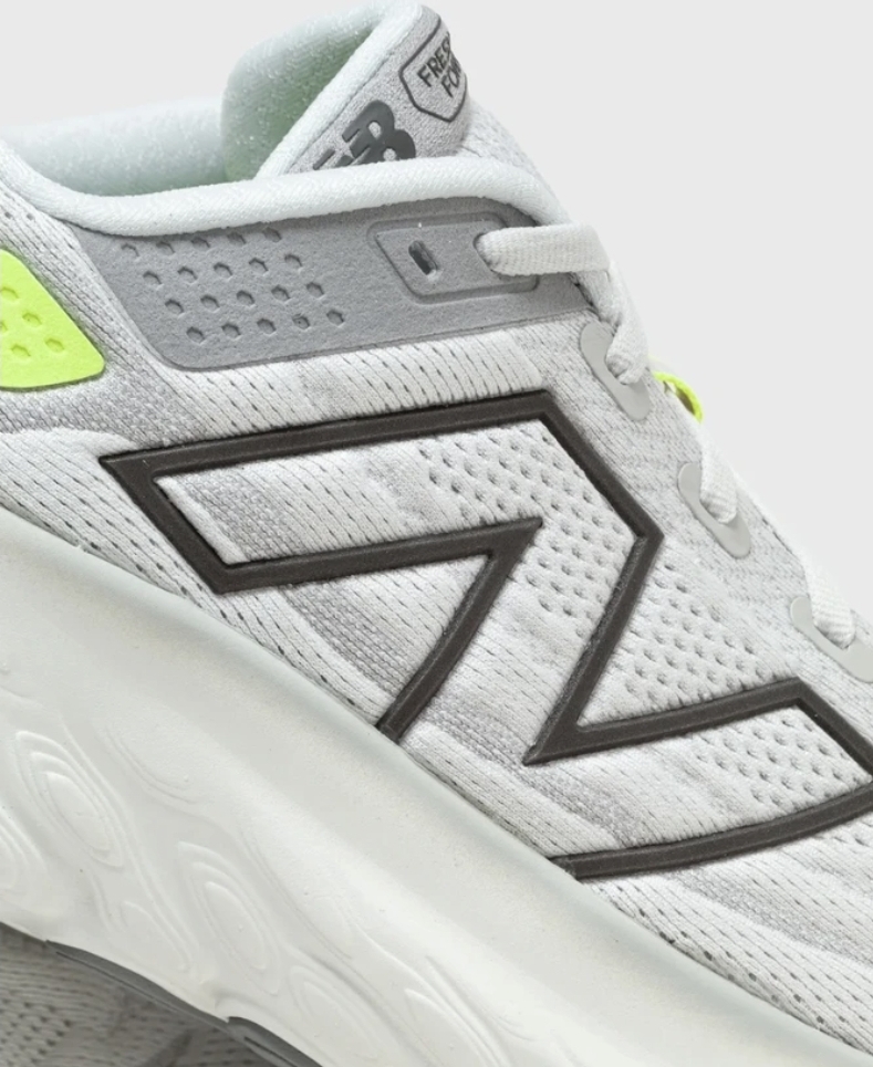 کتونی نیوبالانس فرش فوم وارداتی ویتنام سایز ۴۰ تا ۴۵ تنوع در چند رنگ جذاب new balance fresh foam x 1080v13