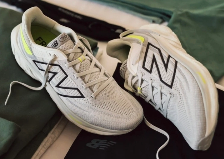 کتونی نیوبالانس فرش فوم وارداتی ویتنام سایز ۴۰ تا ۴۵ تنوع در چند رنگ جذاب new balance fresh foam x 1080v13