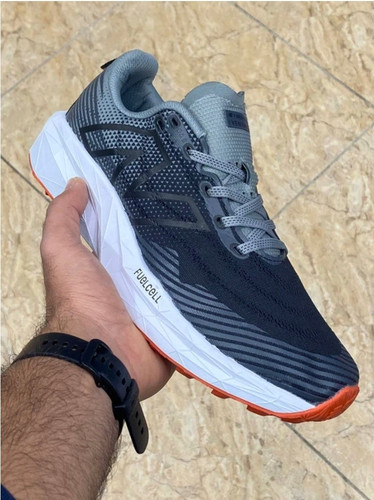 کتونی نیوبالانس وارداتی ویتنام سایز ۴۲ الی ۴۵ . New balance fuelcell