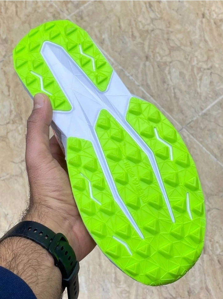 کتونی نیوبالانس وارداتی ویتنام سایز ۴۲ الی ۴۵ . New balance fuelcell