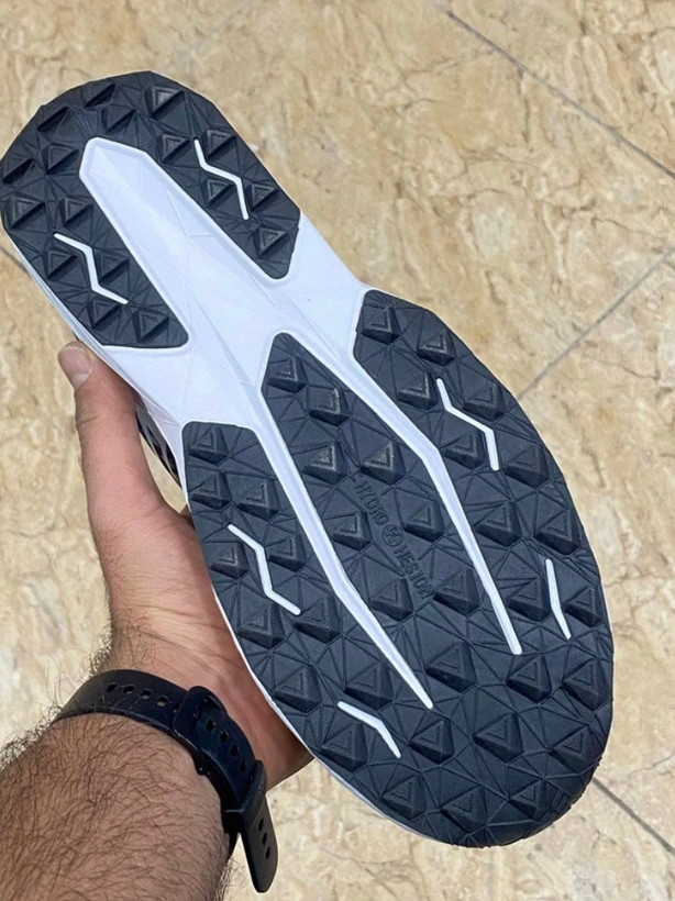 کتونی نیوبالانس وارداتی ویتنام سایز ۴۲ الی ۴۵ . New balance fuelcell