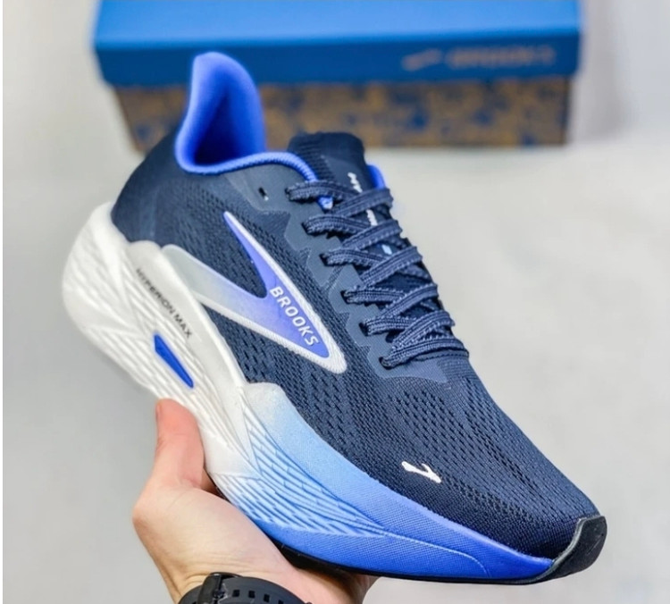 کتونی بروکس هایپریون مکس ،وارداتی ویتنام سایز ۴۰ تا ۴۵ ، فروش بصورت عمده و تک brooks hyperion max